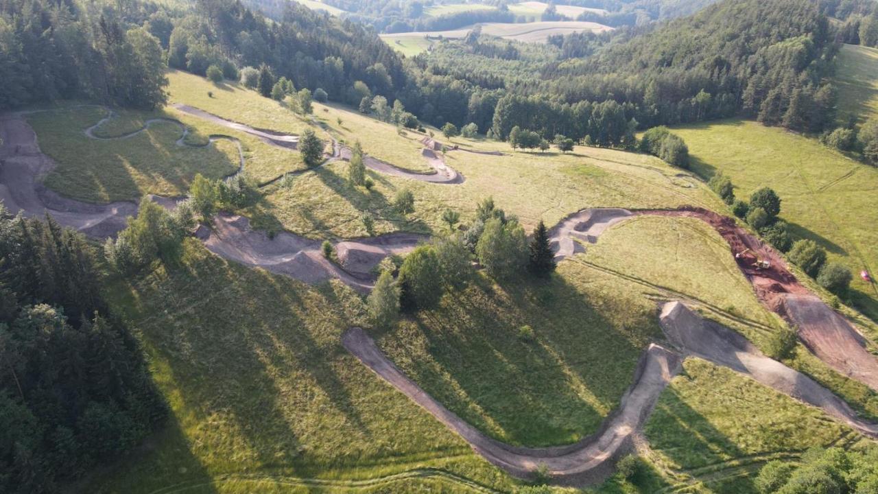 Pokoje Goscinne Art- Dworek Kudowa-Zdrój Eksteriør billede